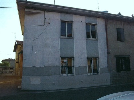 casa Carlo Cattaneo, 21 CAIRATE