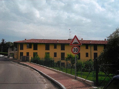 casa Fabbricato condominiale ''Cascina San Lorenzo'' - Via San Lorenzo, 10-12 CASTELLO DI BRIANZA