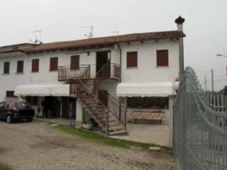 casa Frazione Castagnole, Via Ongarine 11 PAESE