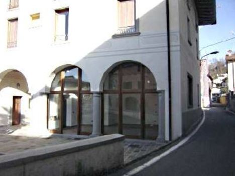 casa Vittorio Emanuele / Largo Giacomo Terzi CAPRIOLO