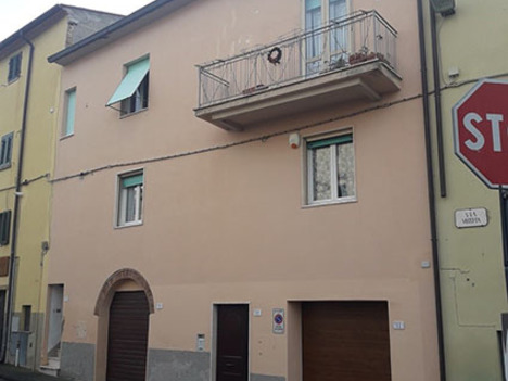 casa piazza Federico Baldasserini, 8 RIPARBELLA
