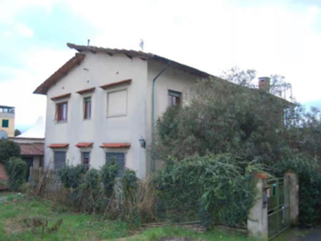 casa Via del Montescendi 176, frazione San Marco LUCCA