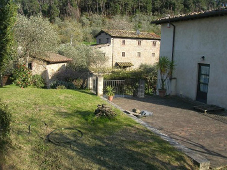 casa Fraz. S. Andrea di Compito (Lu), Via Colle del Moro n. 16 CAPANNORI